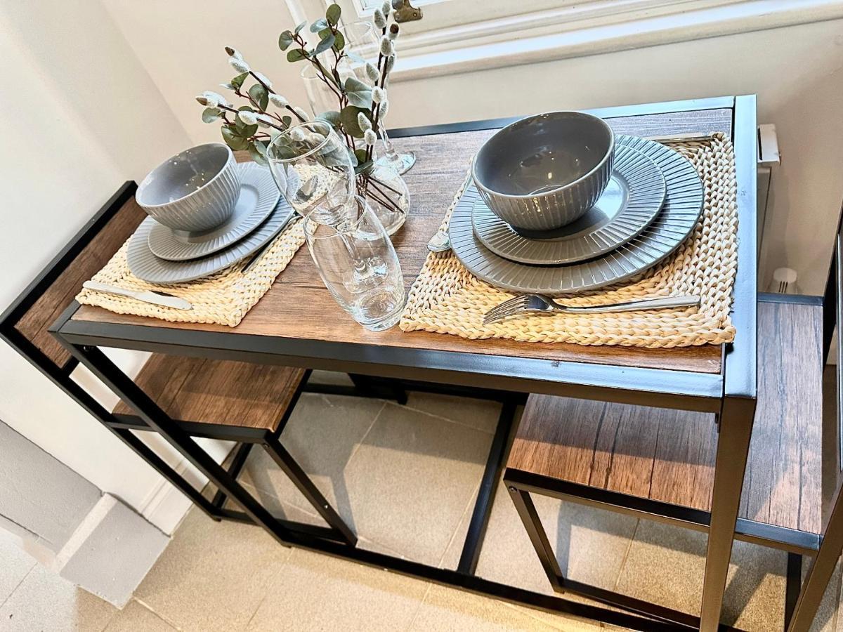 טראוברידג' Cosy One Bedroom Apartment מראה חיצוני תמונה